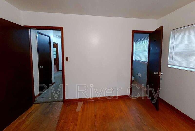 7473 Greenway Dr - Photo 3 of 16