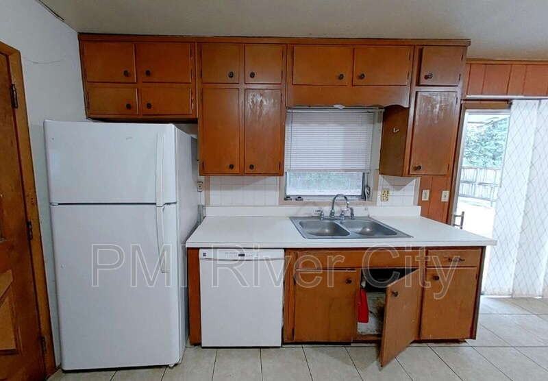 7473 Greenway Dr - Photo 5 of 16