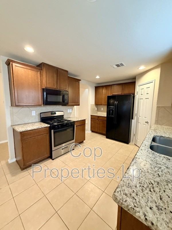 741 Clearbrook Ave - Photo 6 of 10