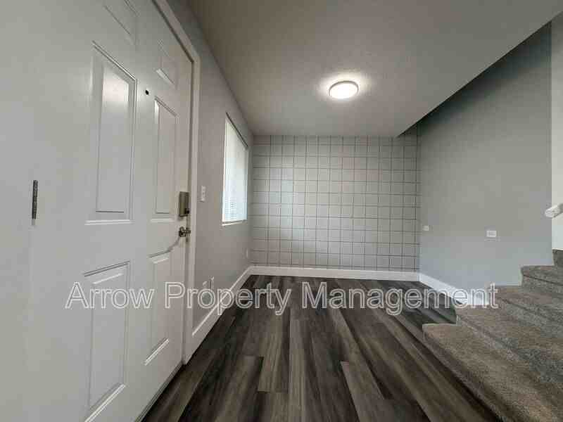 877 N 26th St #13 - Photo 2 of 9