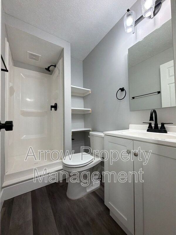 877 N 26th St #13 - Photo 5 of 9