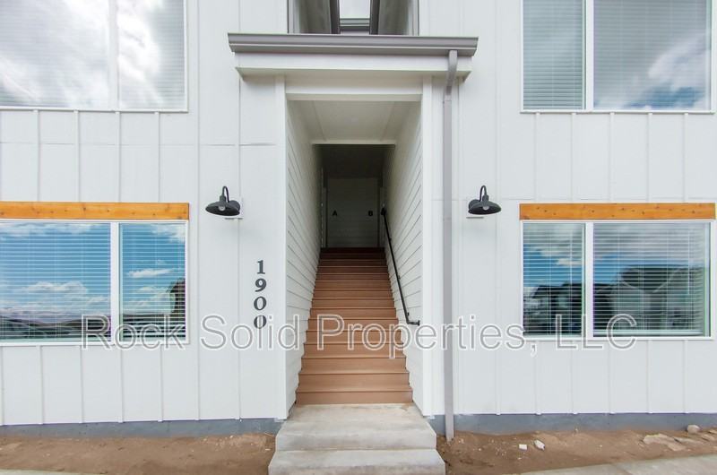 1900 Good Hearted Pl - Photo 3 of 33