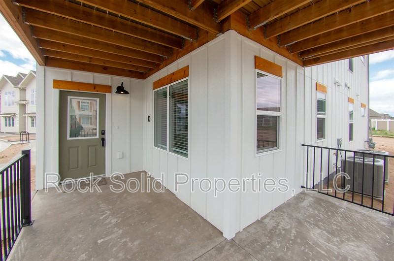 1900 Good Hearted Pl - Photo 6 of 33