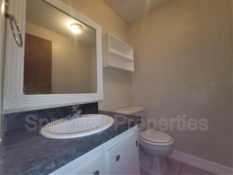 1019 N Wall St - Photo 4 of 7