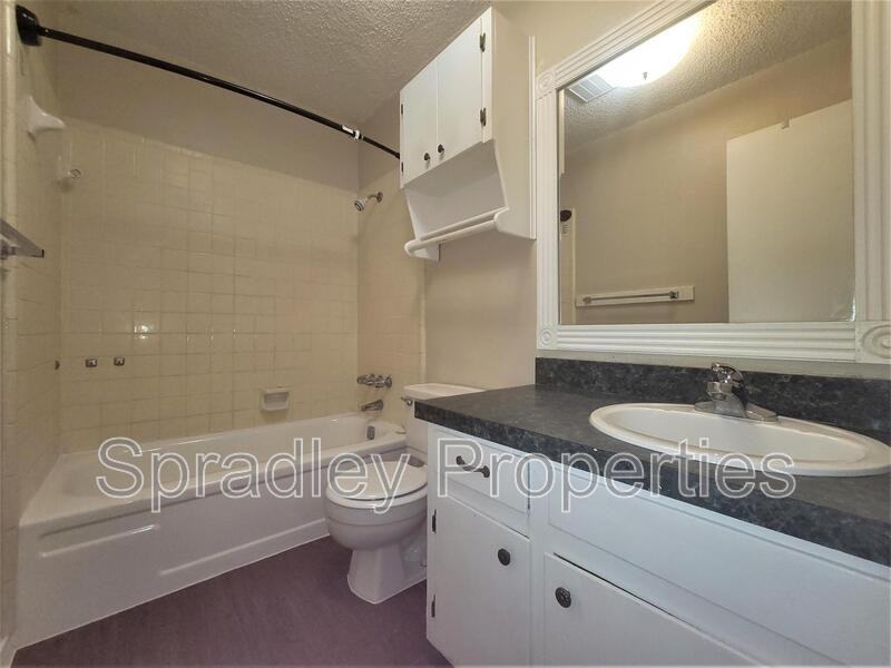 1019 N Wall St - Photo 6 of 7