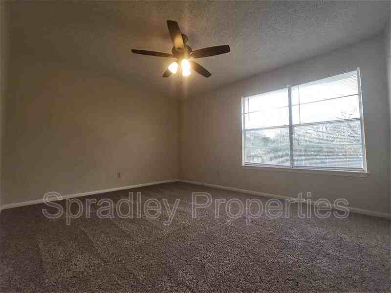 1019 N Wall St - Photo 7 of 7