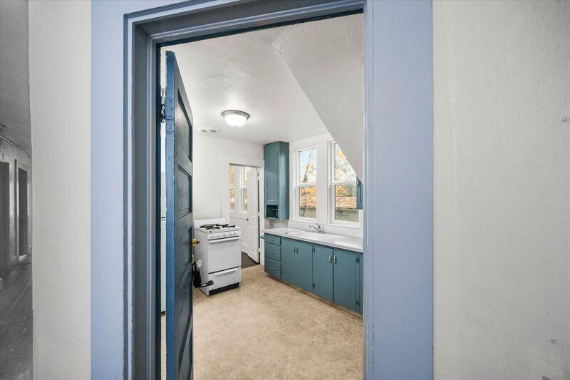 527 Monroe St #4 - Photo 2 of 22