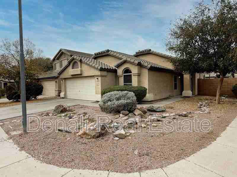 4622 W Beverly Rd - Photo 2 of 21