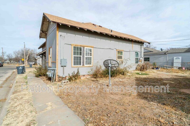 1111 Sw 13th Ave - Photo 3 of 19