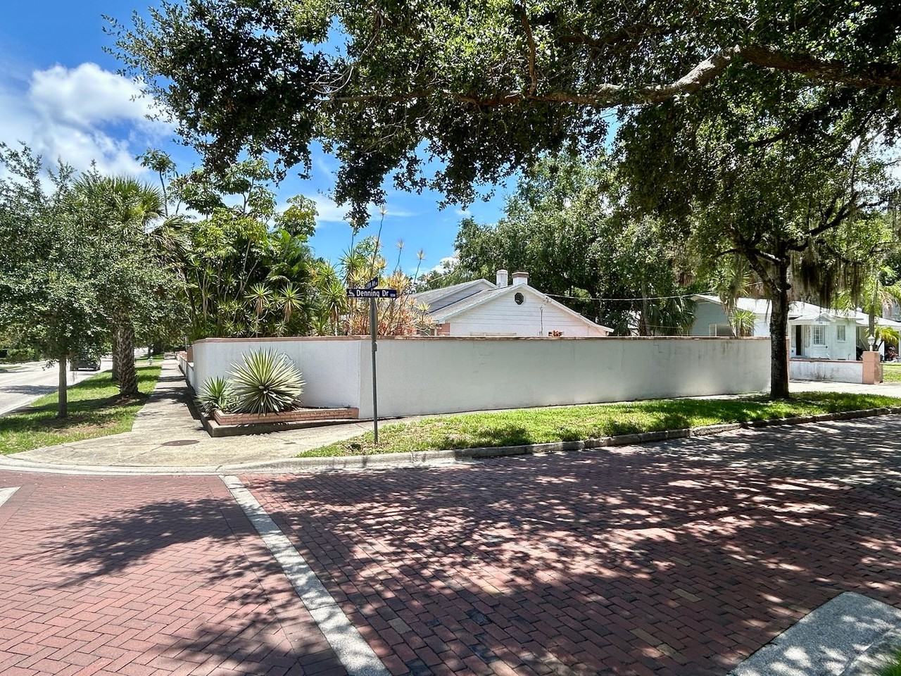 1807 N Park Ave - Photo 5 of 50