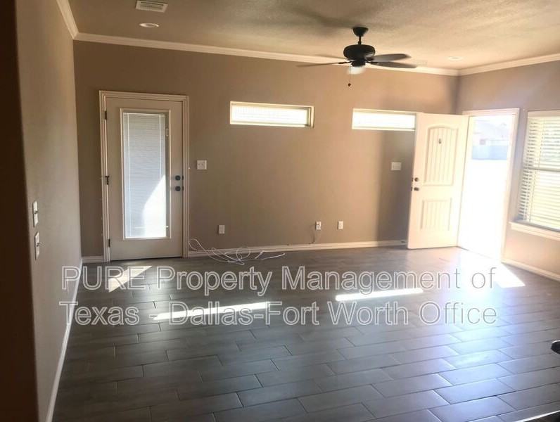 3003 Enchanted Rd - Photo 3 of 21