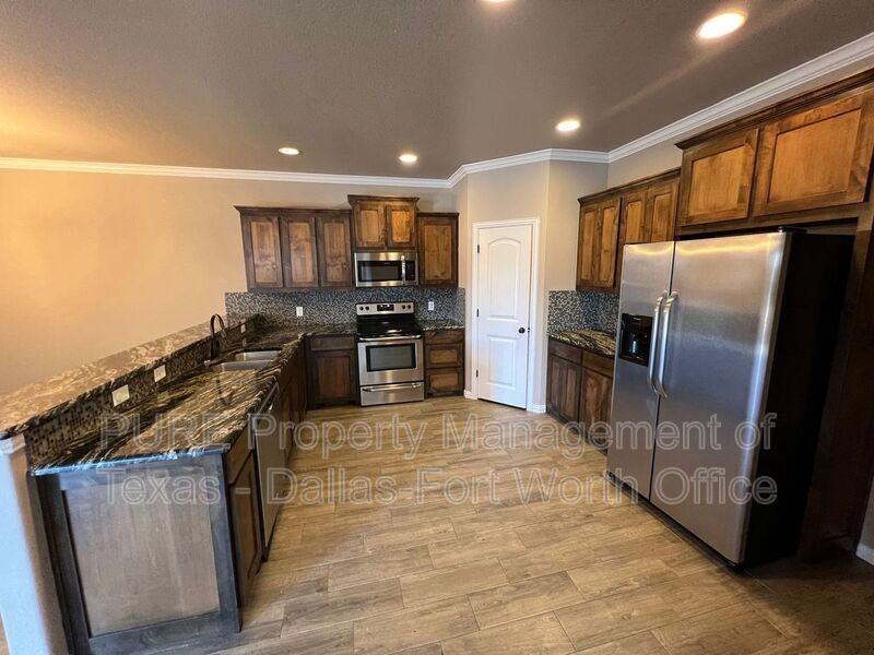 3003 Enchanted Rd - Photo 6 of 21