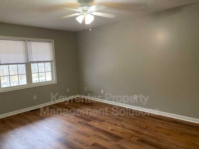 1050 B St - Photo 7 of 32