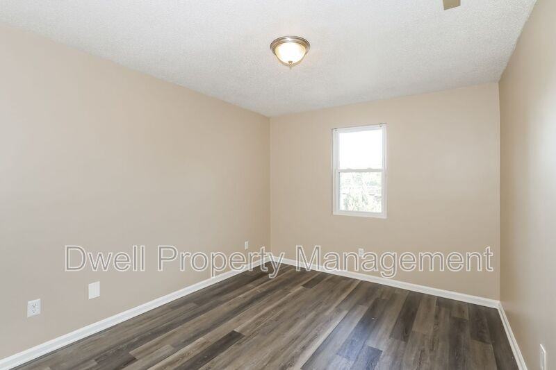 2828 Lumpkin Rd #B - Photo 3 of 16