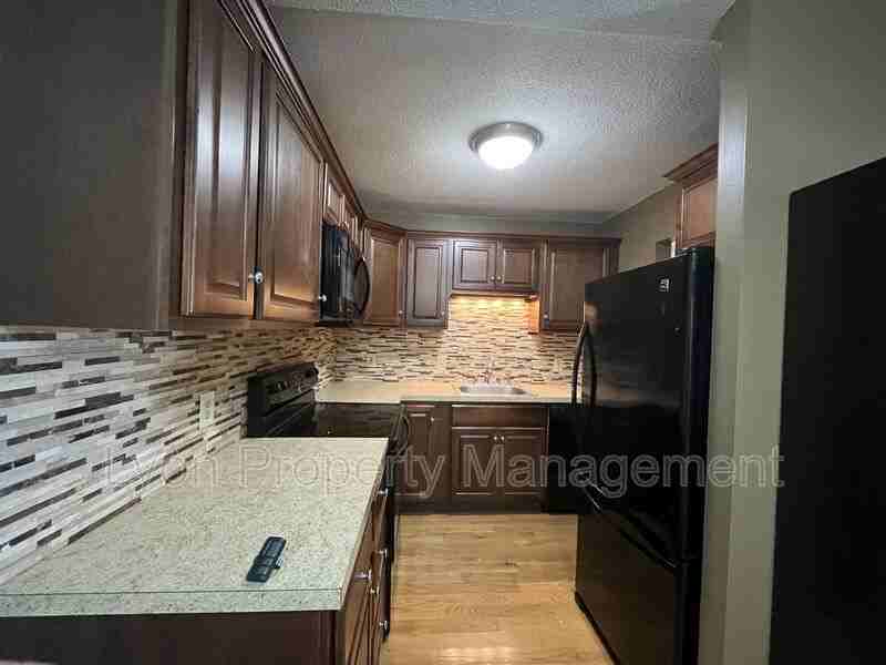 78 Buddington Rd #3 - Photo 3 of 10