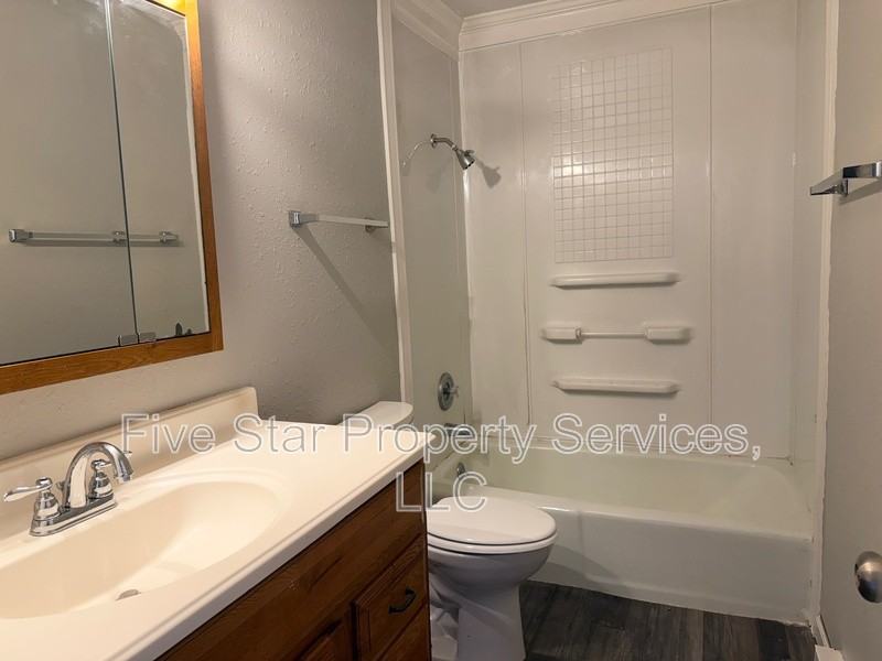 3241 S Douglas Ave Bldg E - Photo 4 of 5