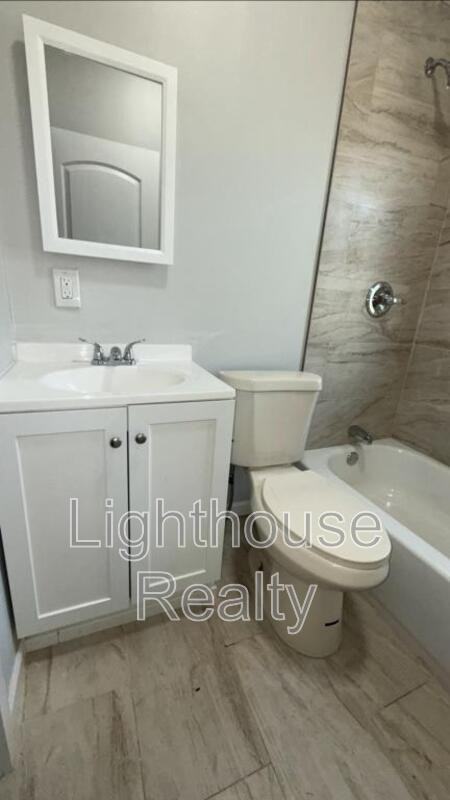 4216 Jefferson St - Photo 4 of 10