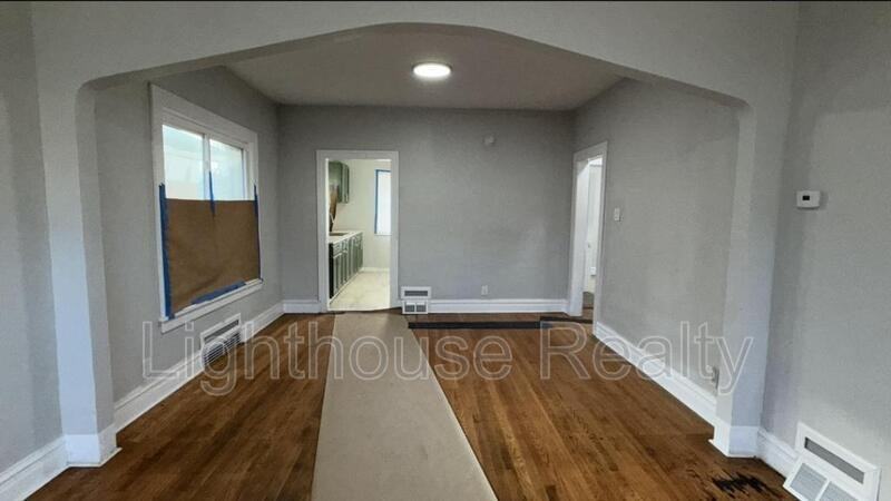 4216 Jefferson St - Photo 6 of 10