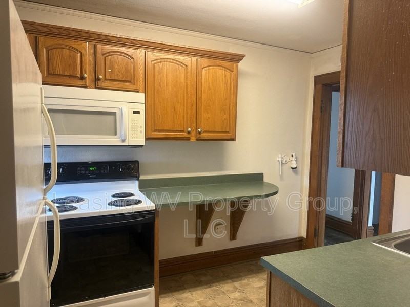 1208 Kanawha Ter #5 - Photo 3 of 7