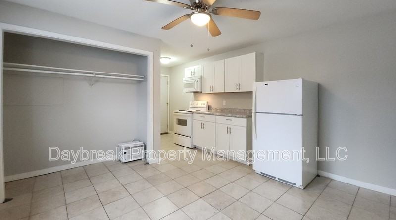 717 30th St N - Photo 3 of 9