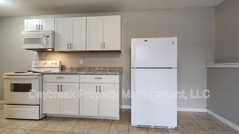 717 30th St N - Photo 4 of 9