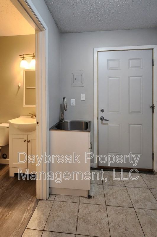 717 30th St N - Photo 5 of 9