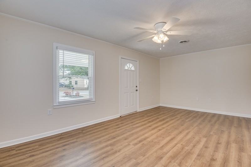 103 Smallridge St - Photo 7 of 37