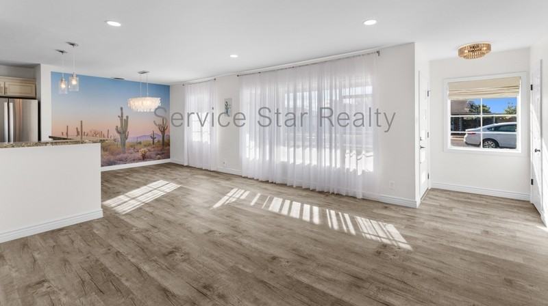 8240 E Edgemont Ave - Photo 5 of 32