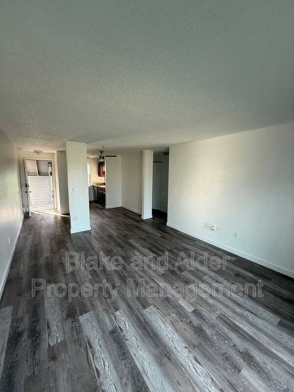 3847 Ne 152nd Ave - Photo 4 of 11