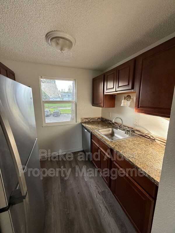 3847 Ne 152nd Ave - Photo 6 of 11