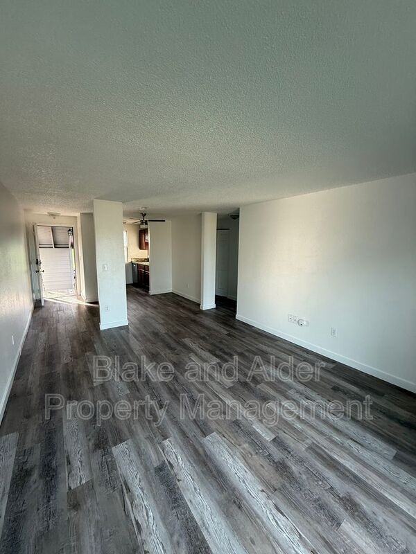 3851 Ne 152nd Ave - Photo 3 of 13