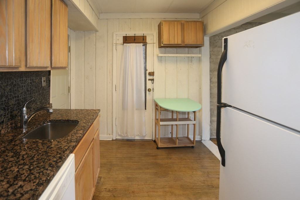 2141 W Webster Ave #2R - Photo 4 of 16