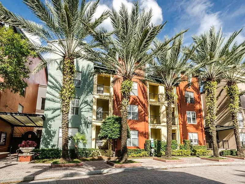 2331 W Horatio St #631 - Photo 3 of 16