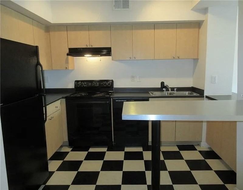 2331 W Horatio St #631 - Photo 5 of 16