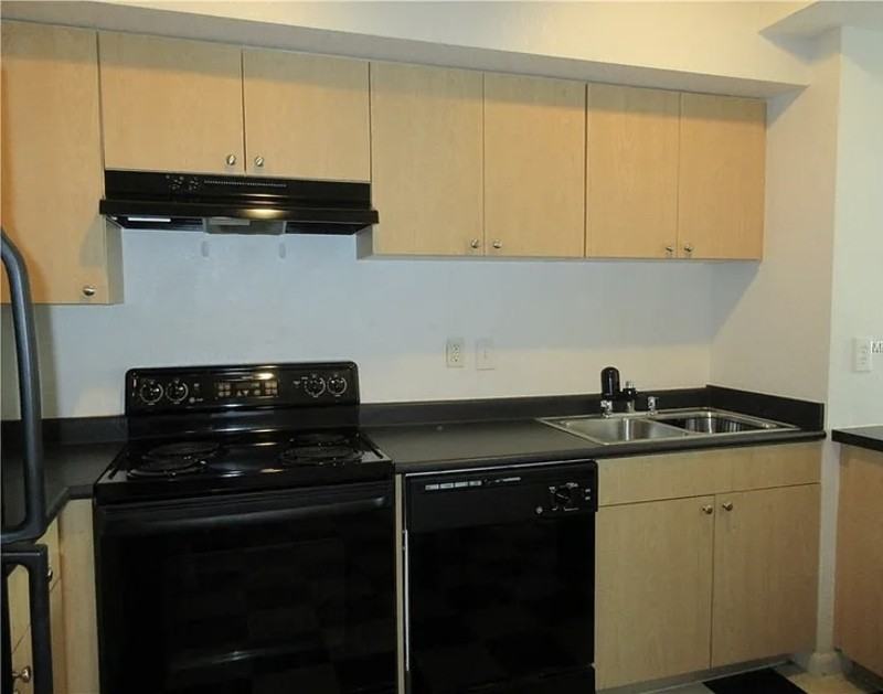 2331 W Horatio St #631 - Photo 7 of 16