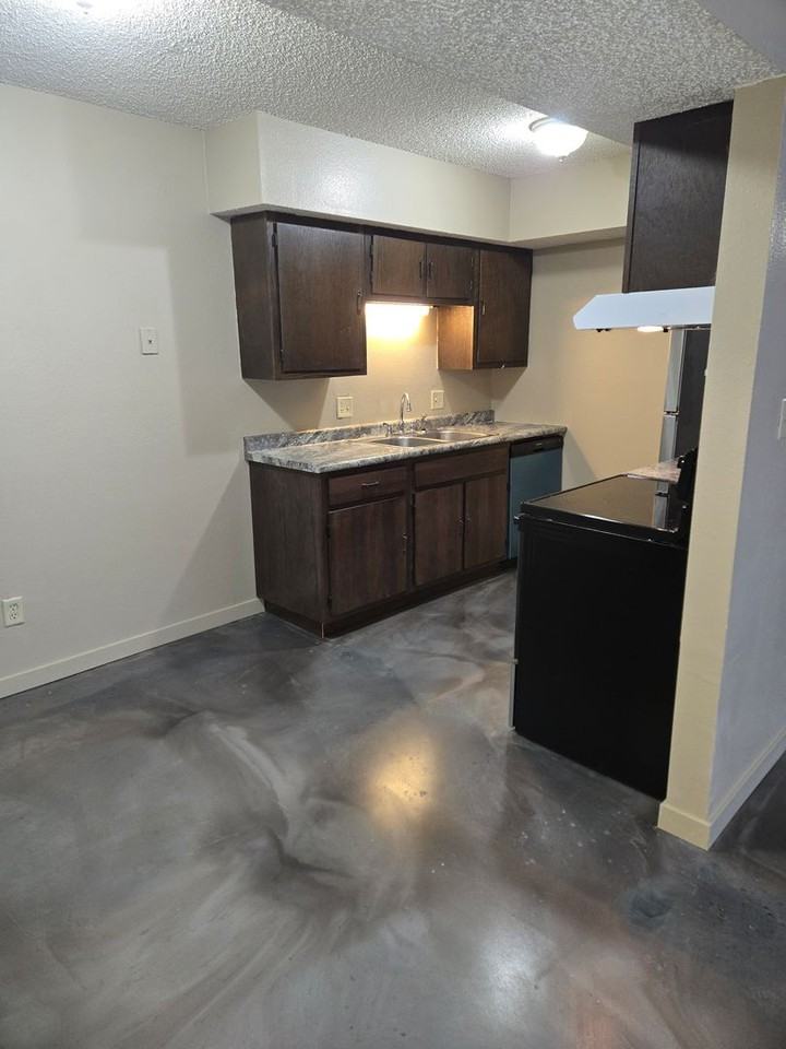 1118 Tiffany Pl - Photo 4 of 15