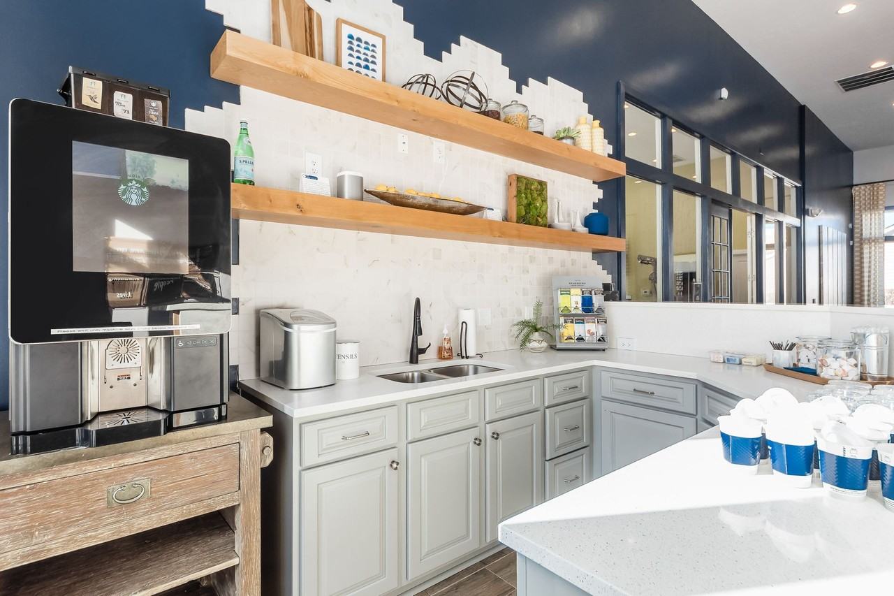 Dublin Square - Photo 4 of 15