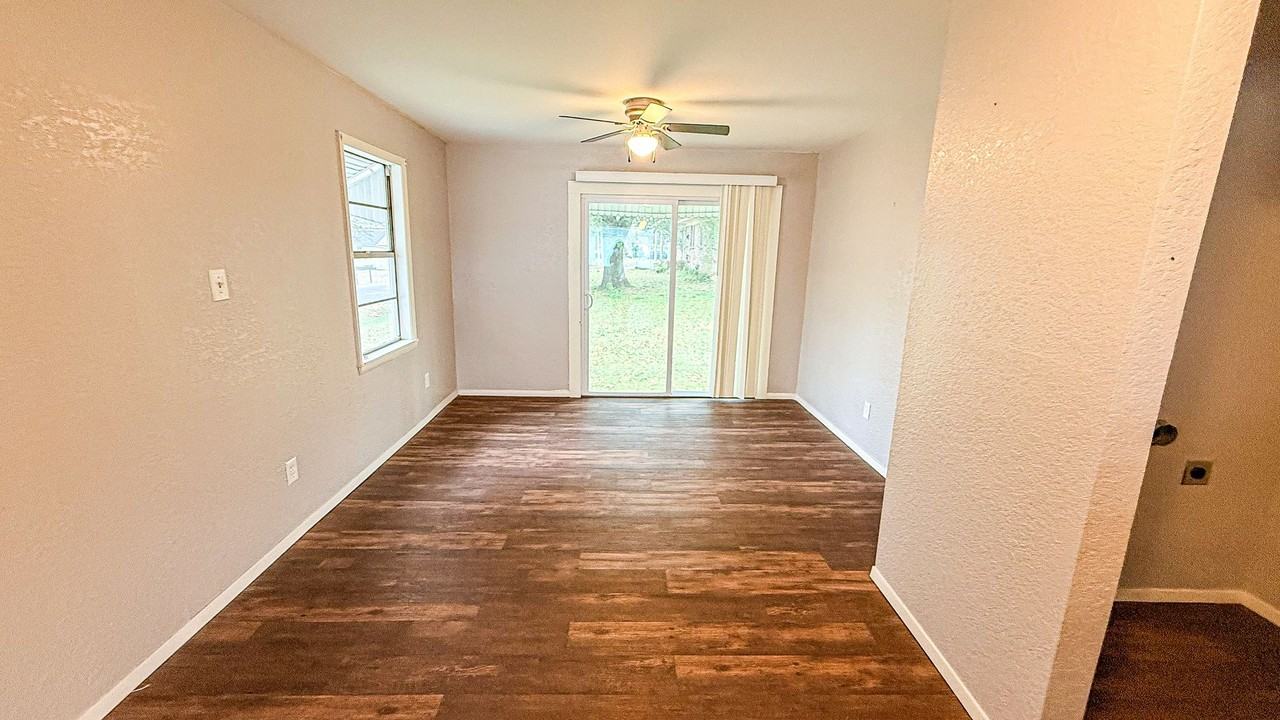 491 S Walnut Ave - Photo 4 of 12