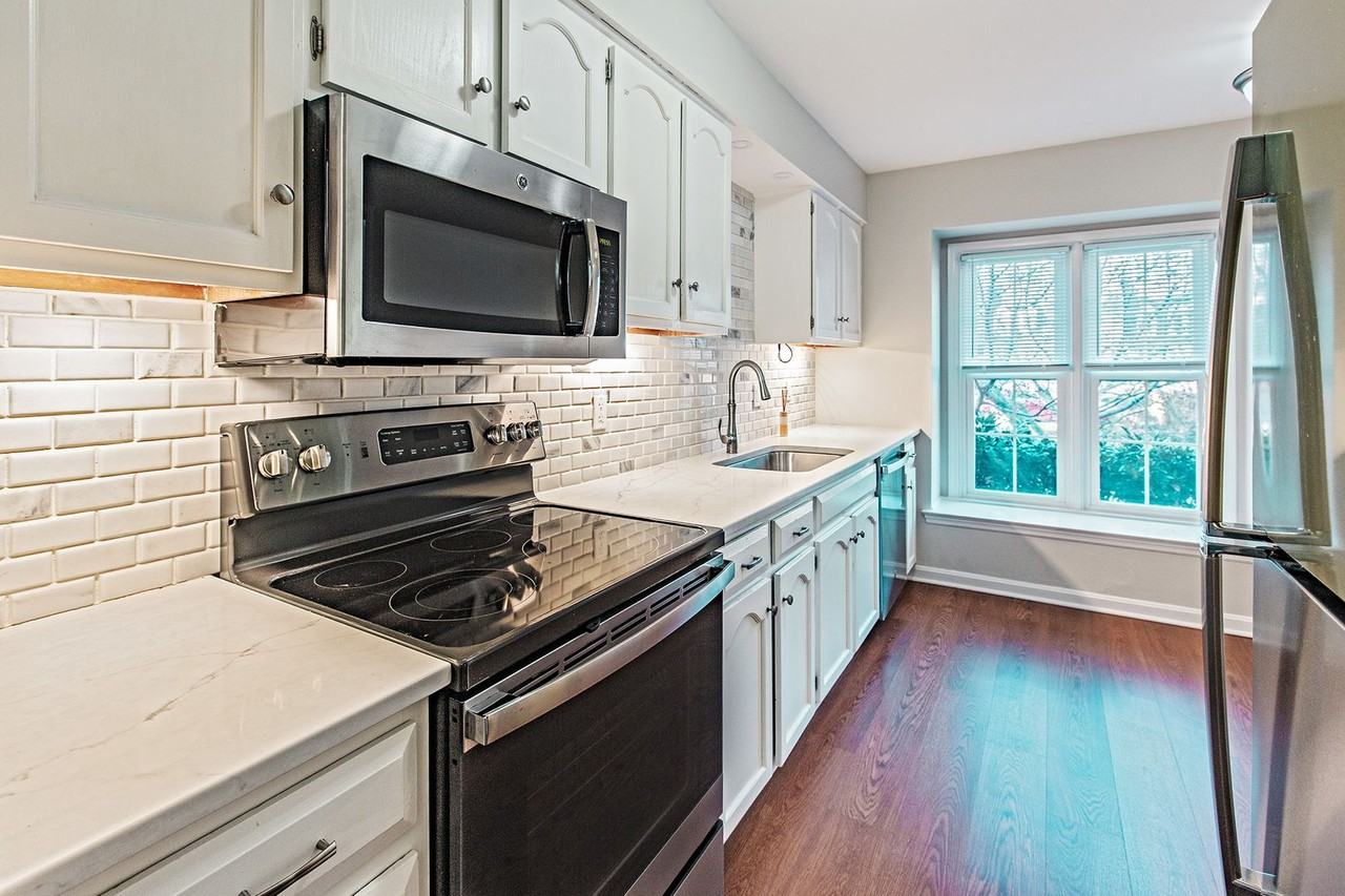 847 Stockbridge Dr - Photo 4 of 18