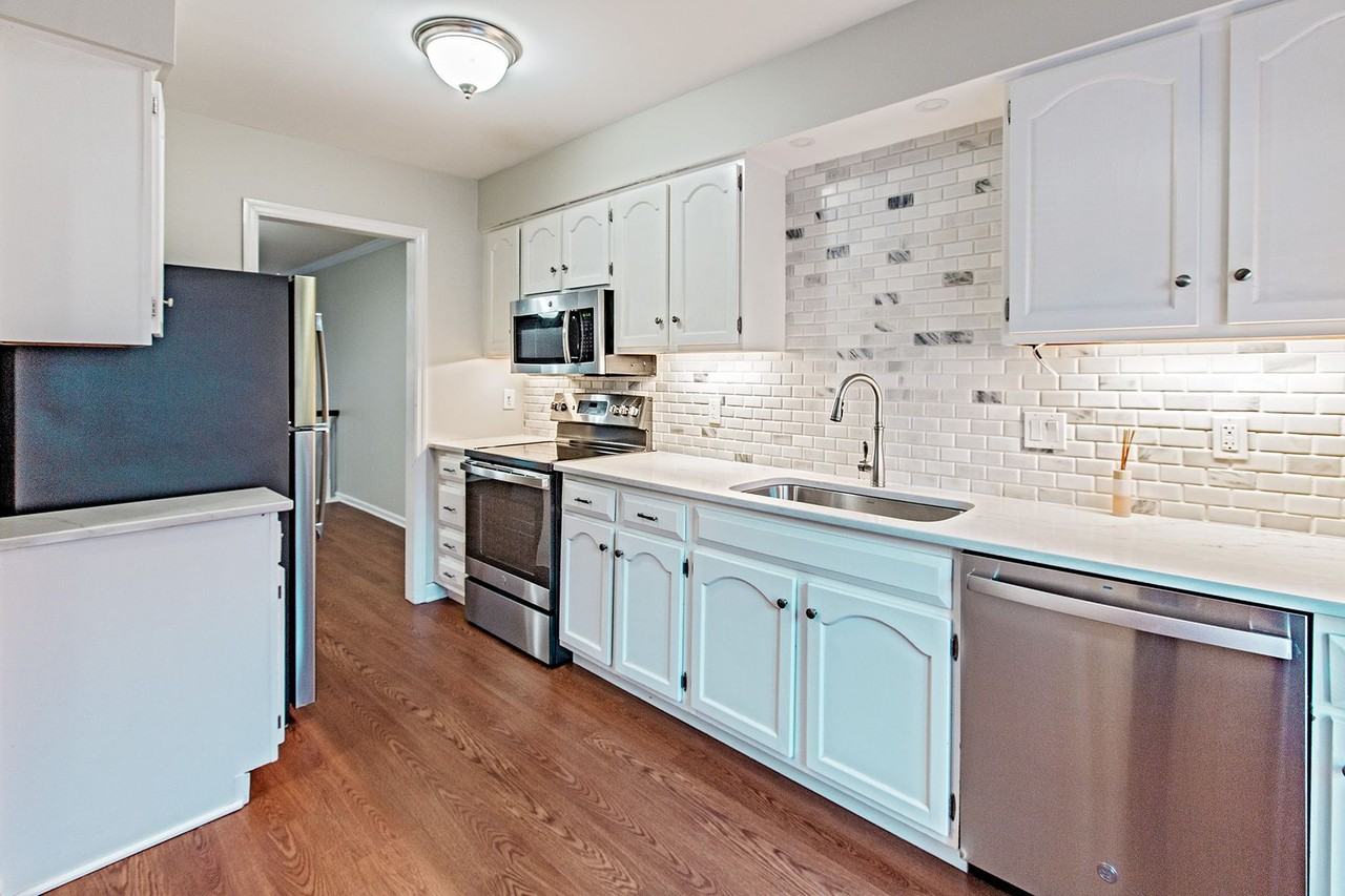 847 Stockbridge Dr - Photo 5 of 18