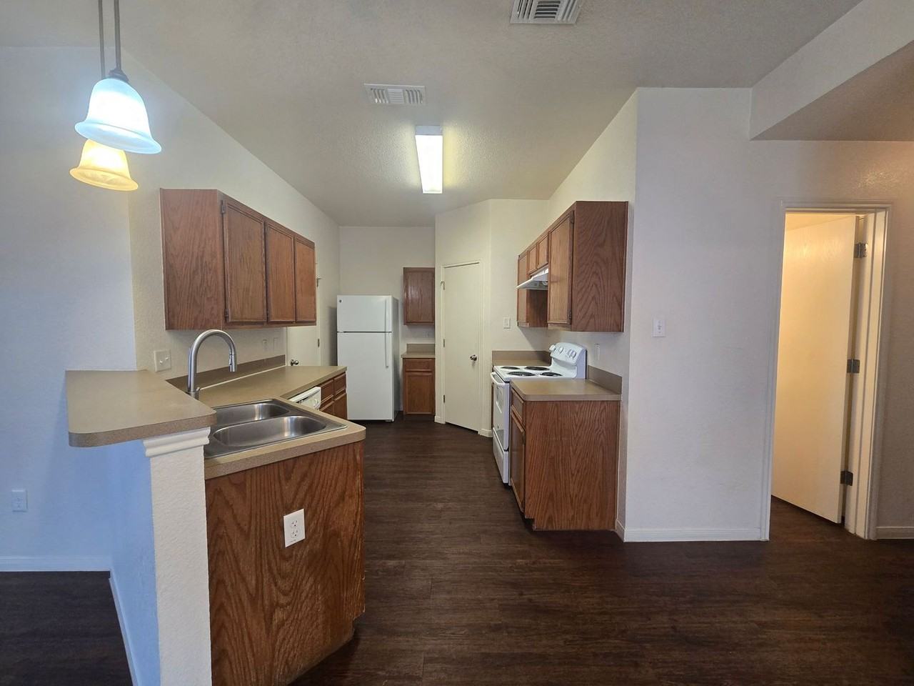 3807 John Chisholm Loop #B - Photo 7 of 21