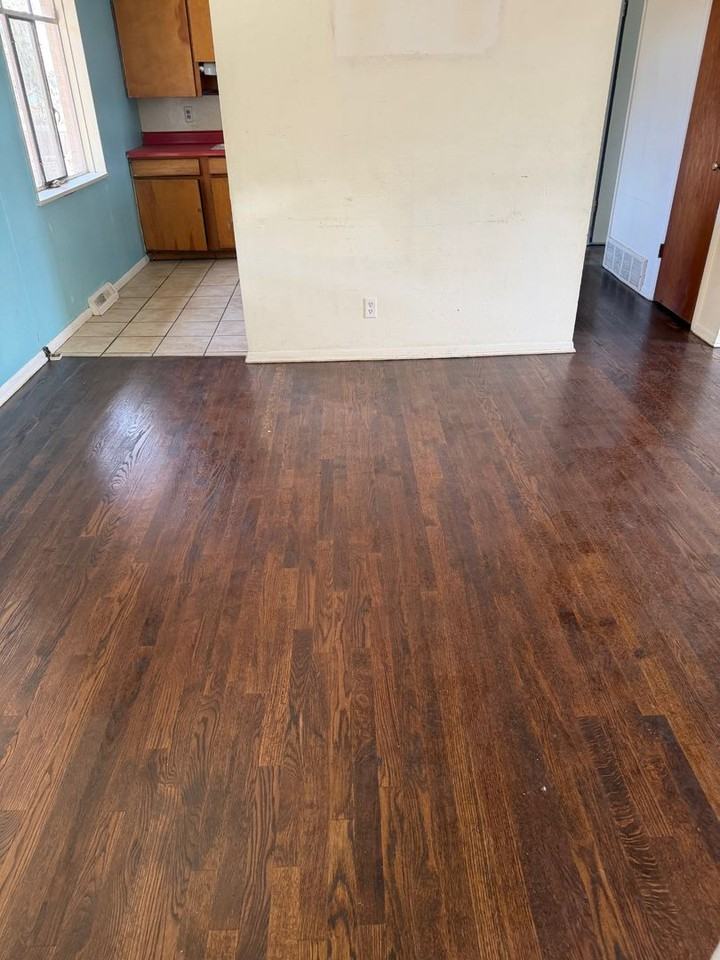 305 S 40th St - Photo 3 of 7