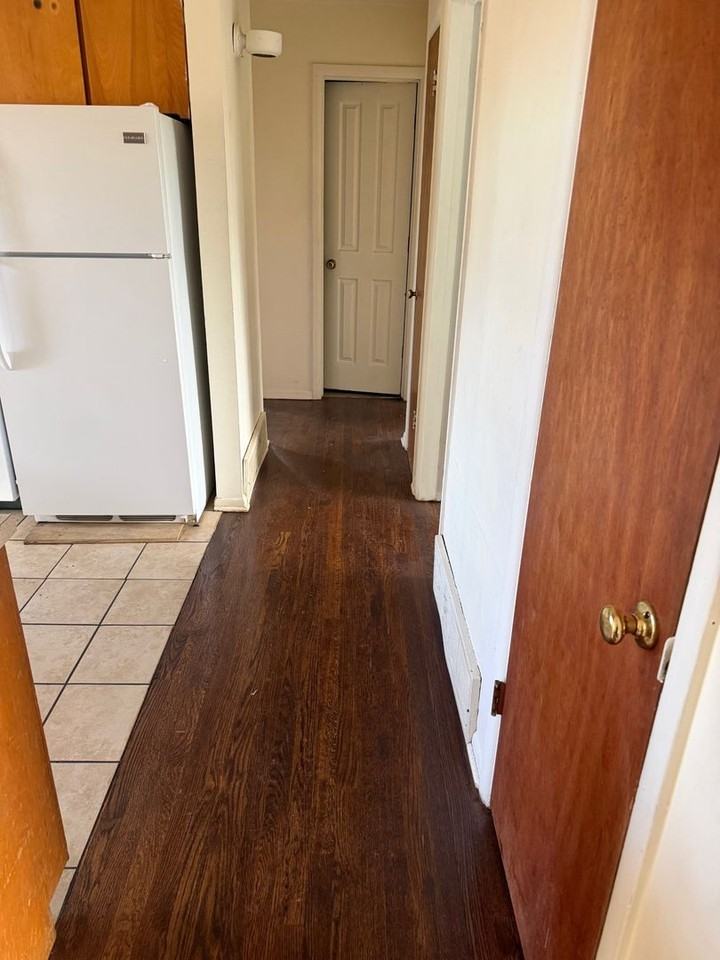 305 S 40th St - Photo 5 of 7