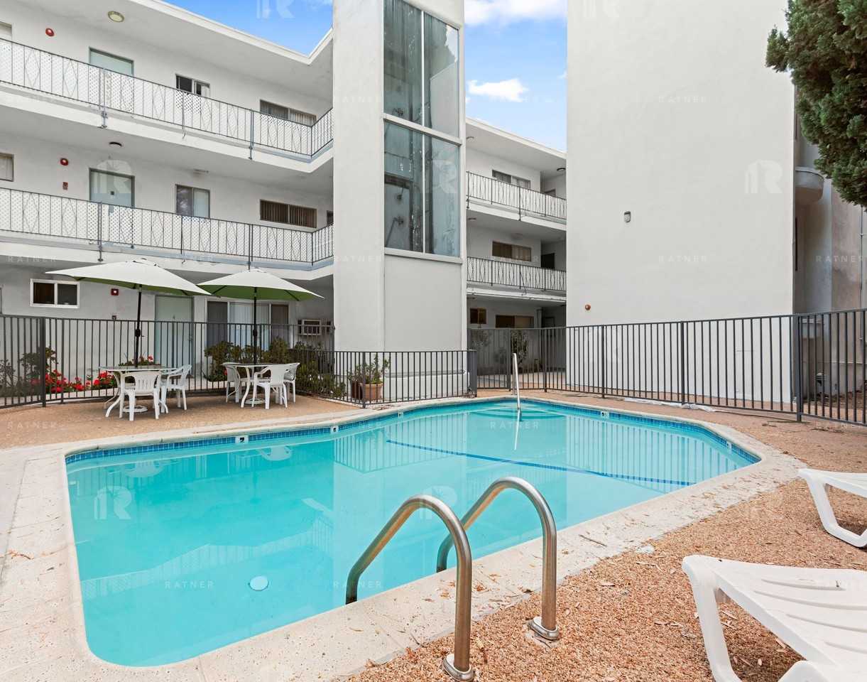 (Ellie:B) 5139 White Oak Avenue - Photo 2 of 36