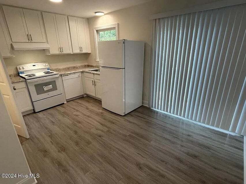 3810 Symi Circle Apt 6 - Photo 4 of 8