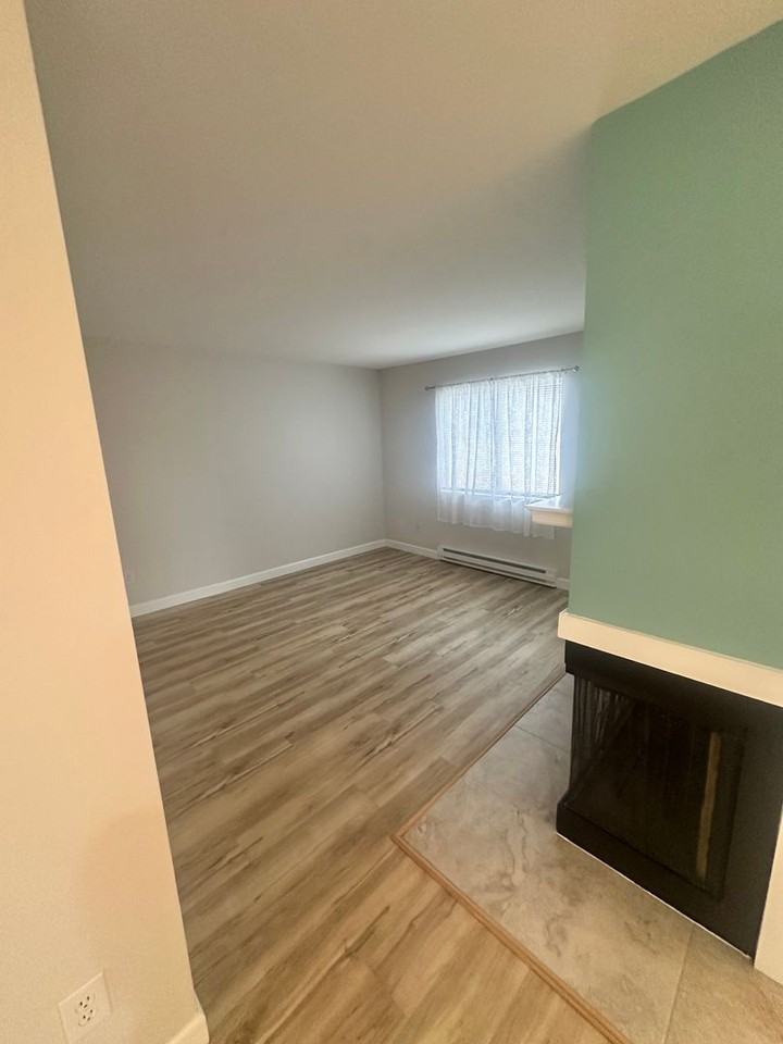 3500 Rolling Green Dr #B8 - Photo 6 of 11