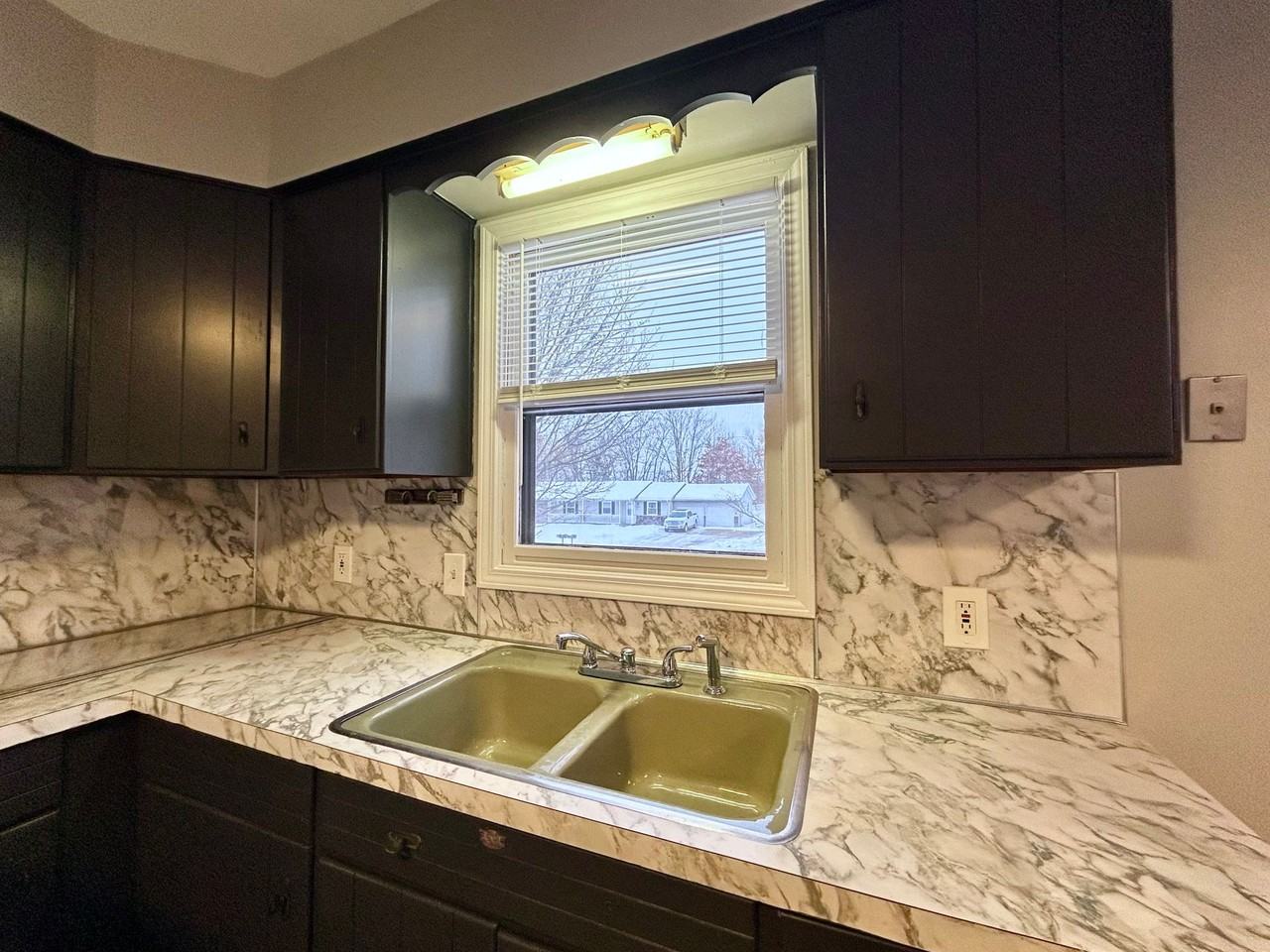 965 Mccarty St Nw - Photo 3 of 21