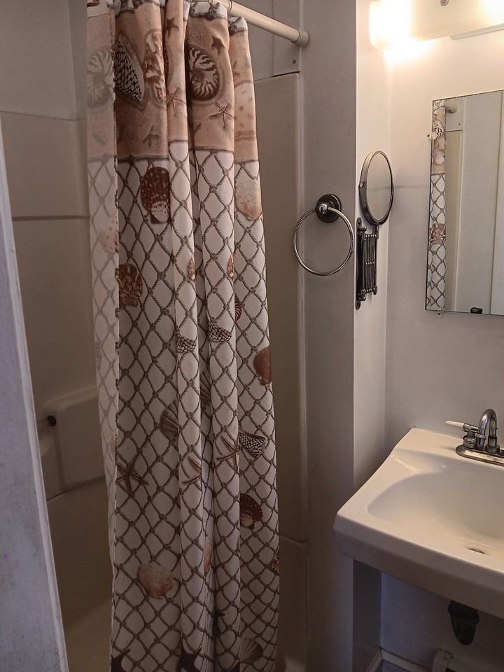 803 Western Avenue - Photo 4 of 15