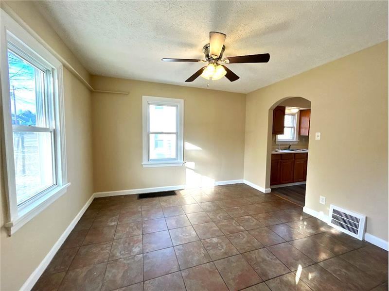 2719 Cleveland Ave - Photo 5 of 15