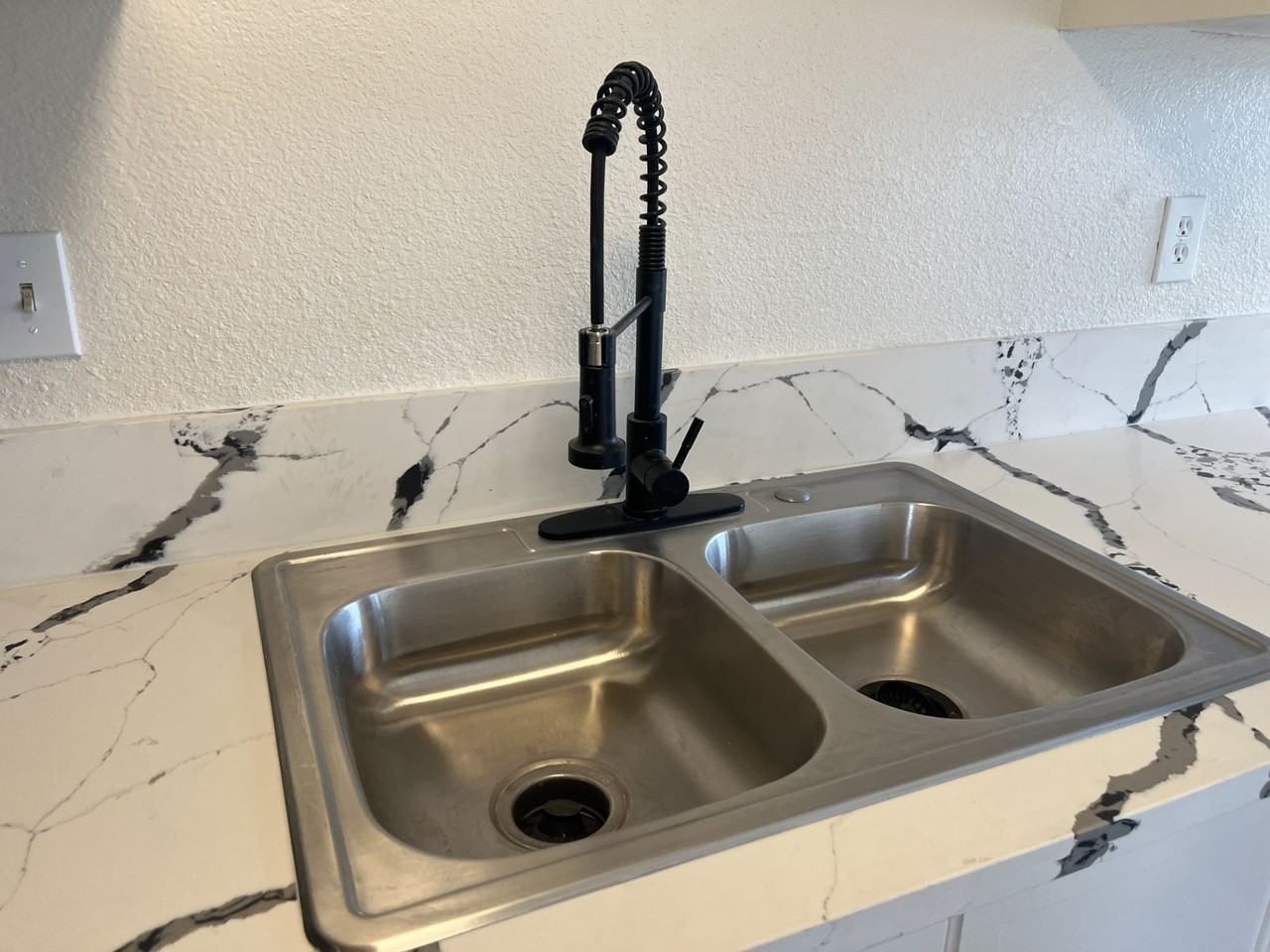 2410 South M Street - Photo 3 of 13